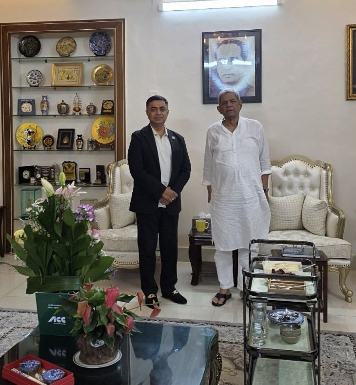 Mahbub Alam in a courtesy meeting